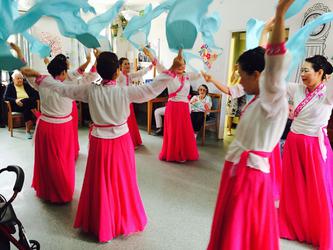 Link to South Korean dancers visit Vaucluse article